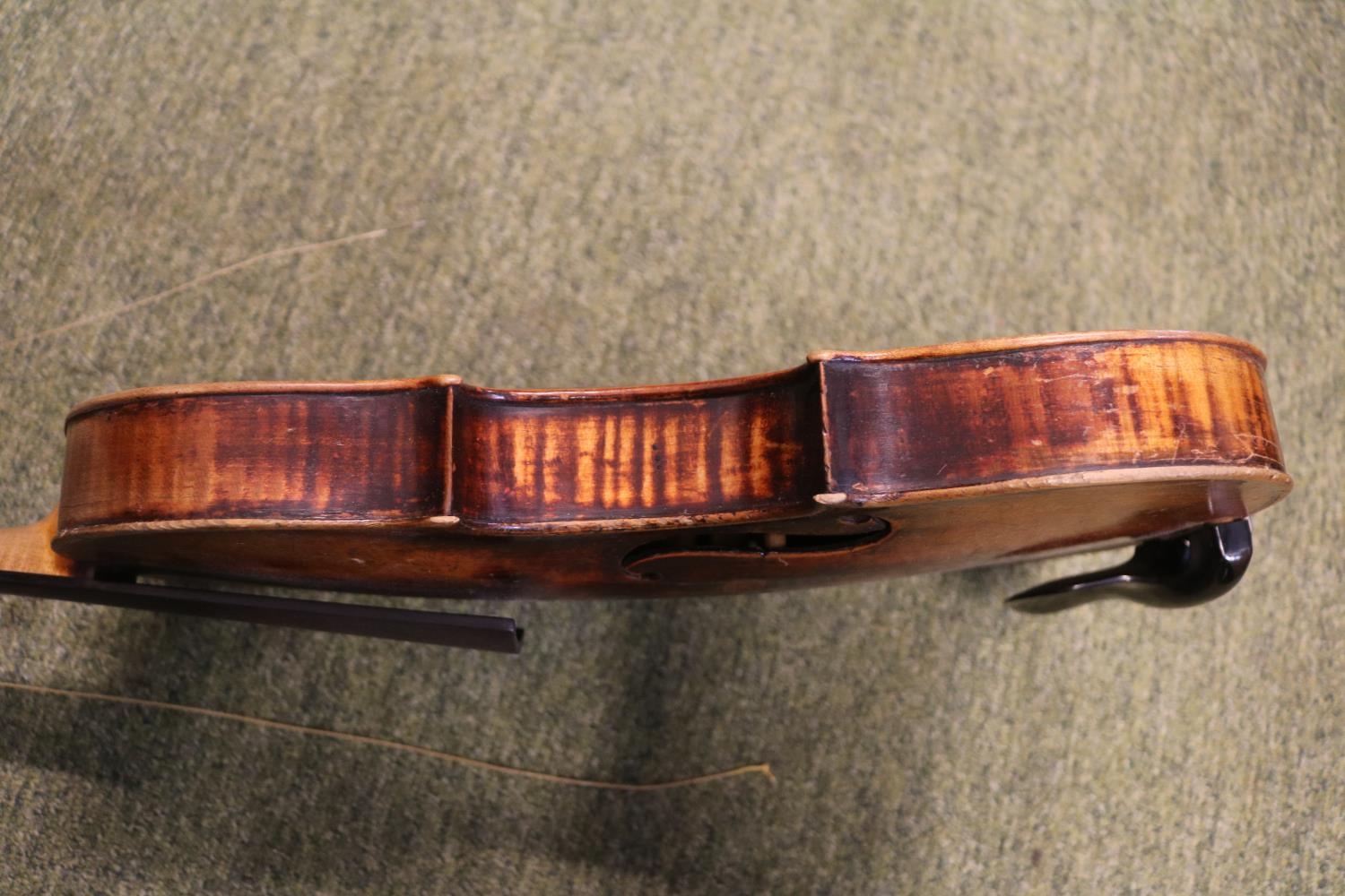 Violin attributed to Mathias Albani or Matthias Alban violin maker from Botzen (now Bolzano). With - Image 4 of 13