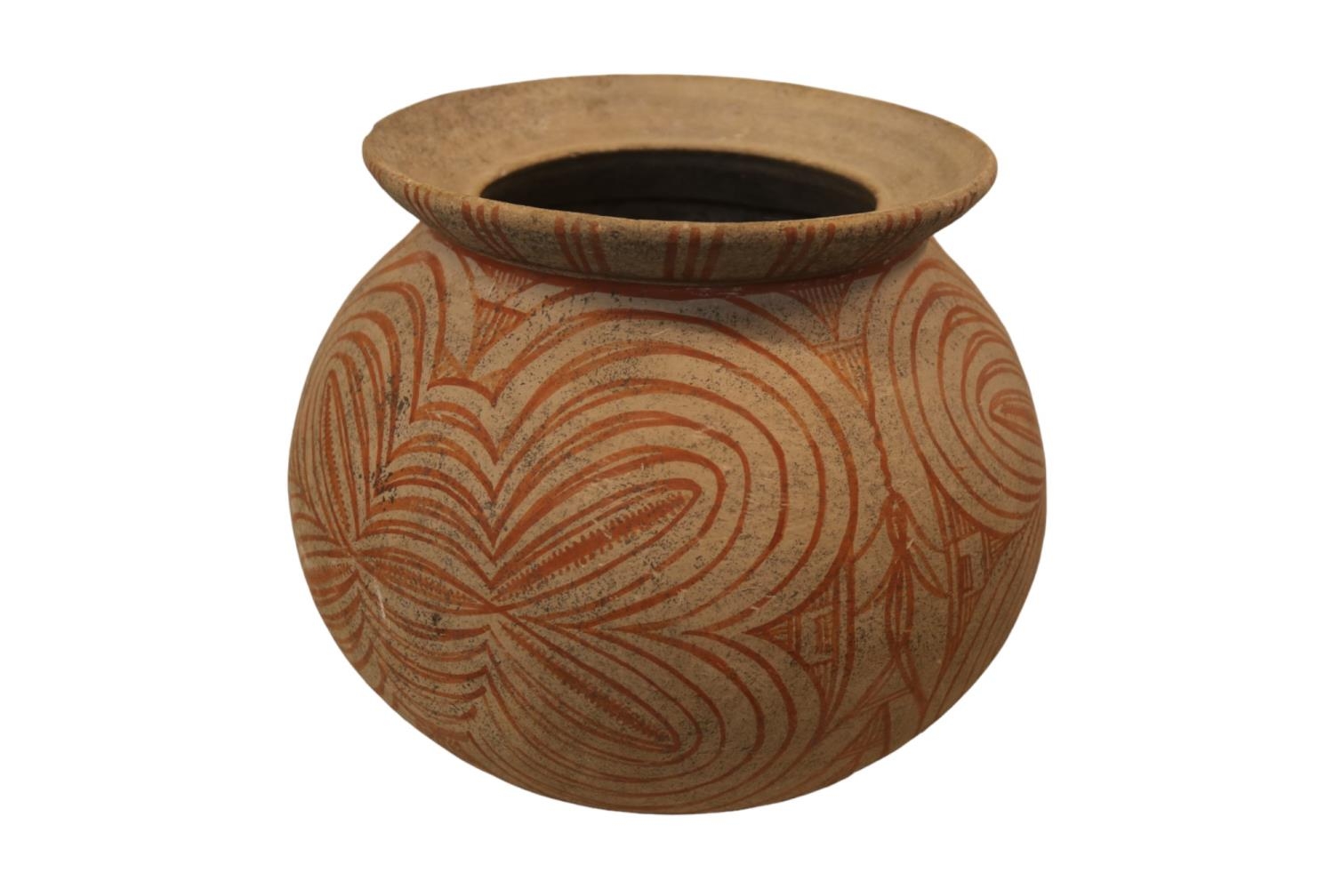 Ban Chiang Thai Ceramic Middle Period 900 - 300 BC. Vase or Bowl of Ovoid form with two tone