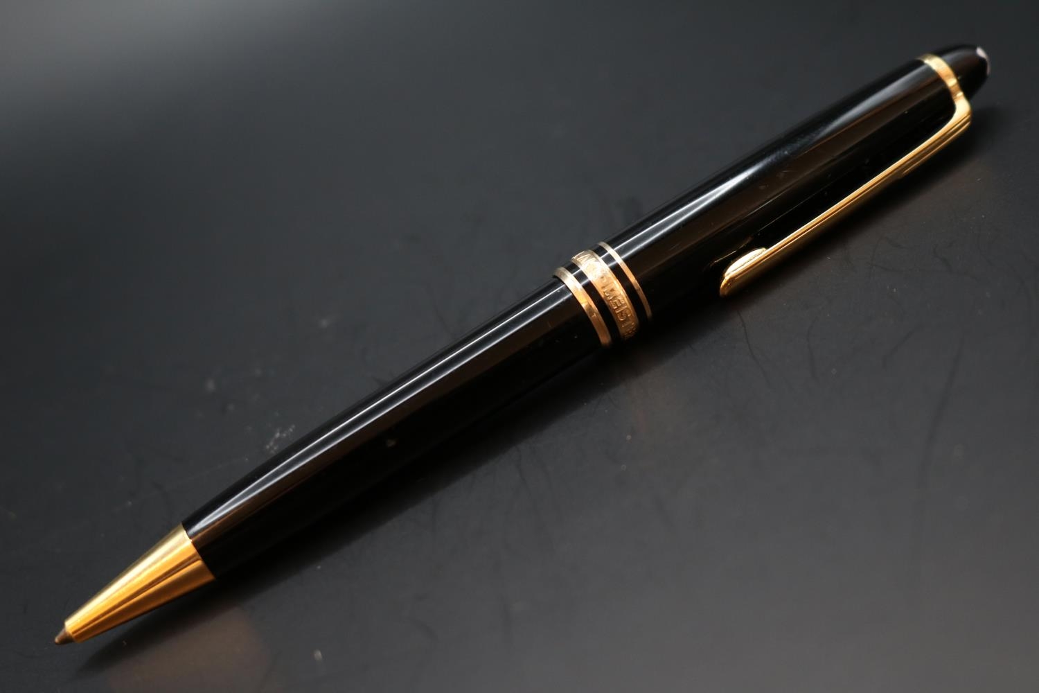 A Montblanc Meisterstuck Pix ballpoint pen, serial number GF2159750. 14cmin Length - Image 2 of 2