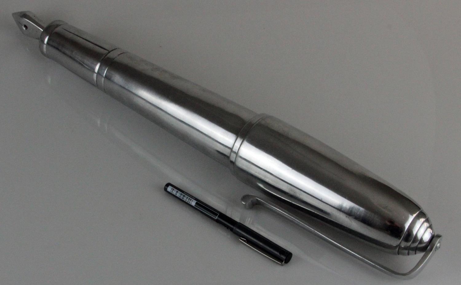 Rare Large White Metal Fountain Pen Retail Display. Large fountain pen probably created as a - Image 2 of 4