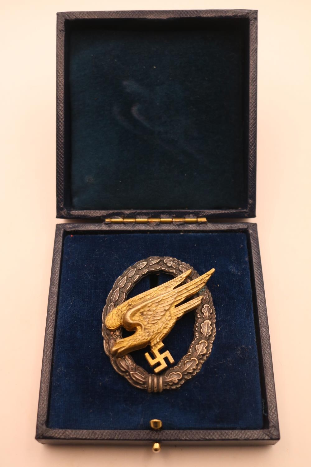 Early World War Two German Third Reich Luftwaffe Fallschirmjager (Paratrooper) Parachutist Badge - Image 2 of 5