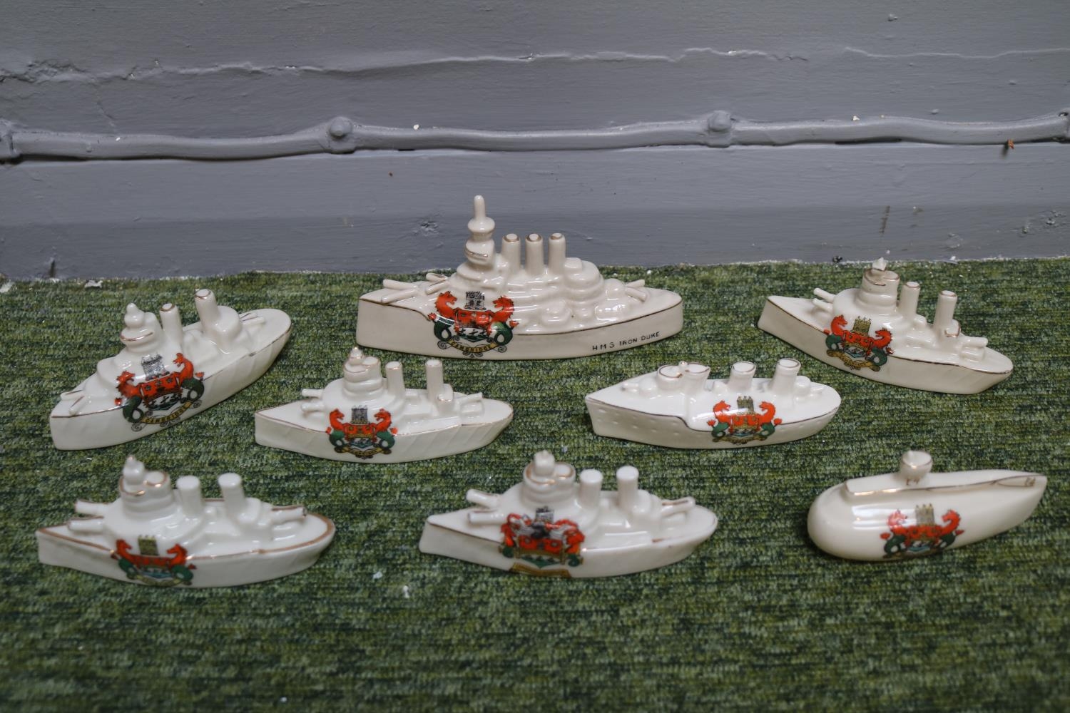 Collection of Military Cambridge Crested China Boats & Battleships to include HMS Iron Duke by - Bild 2 aus 5