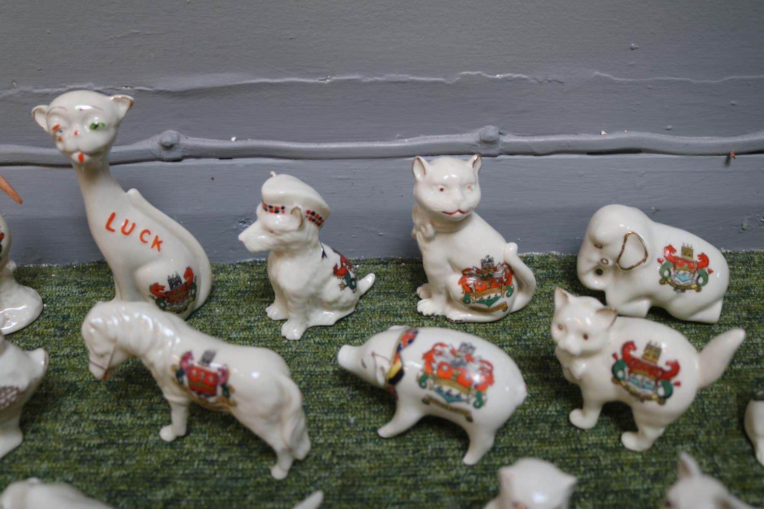 Collection of Cambridge Crested China to include Scottie Dog by Willow Art, Pig by The Corona - Image 4 of 6