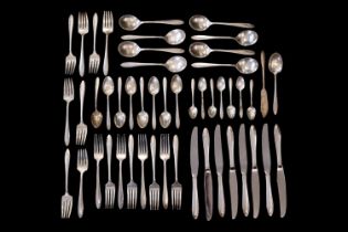 Heirloom Sterling Lasting Spring Pattern Canteen of Cutlery. 1100g total weight without knives