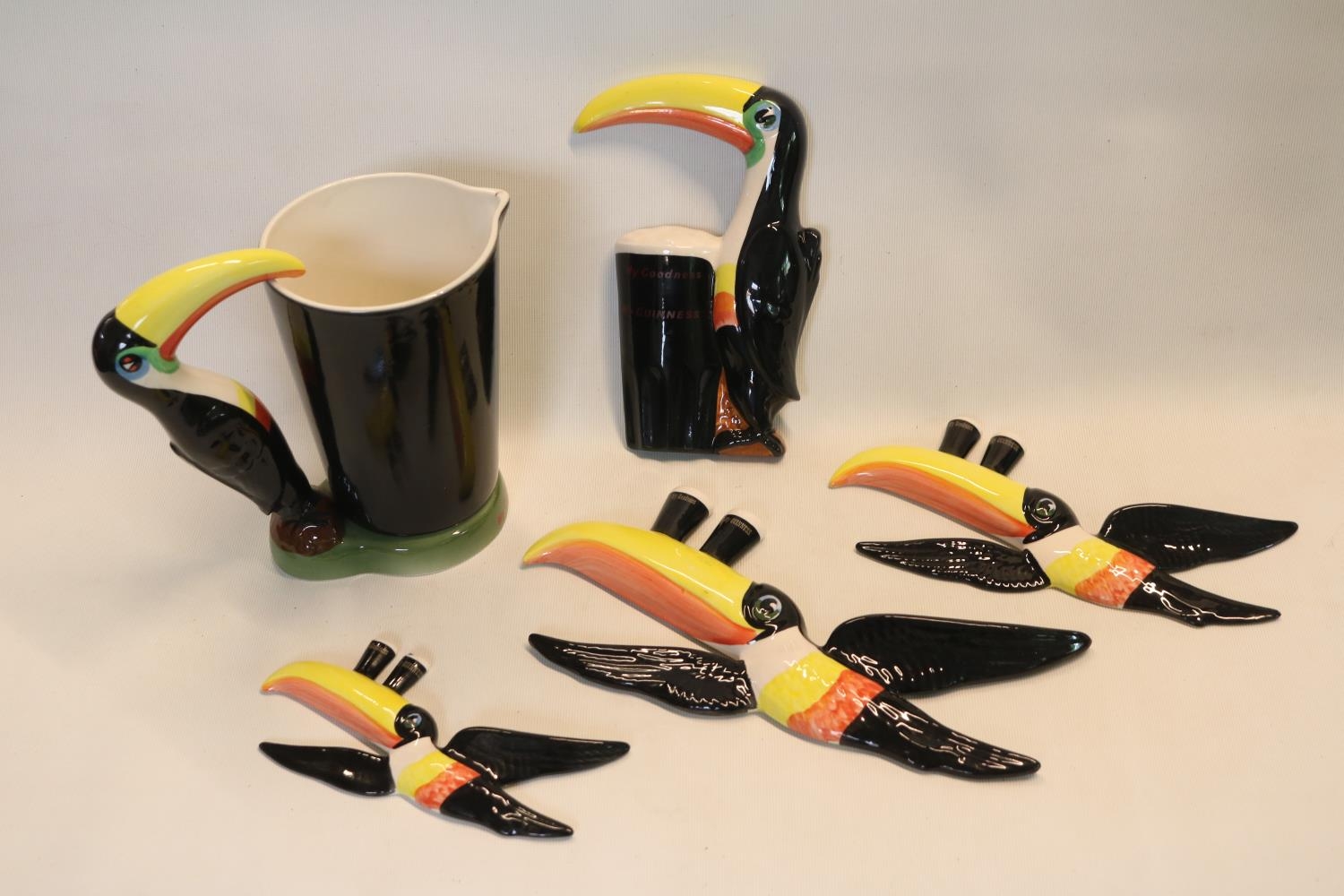 Collection of Guinness Carlton ware to include a set of Graduated Flying Toucans, Toucan Bar Jug and - Bild 2 aus 5