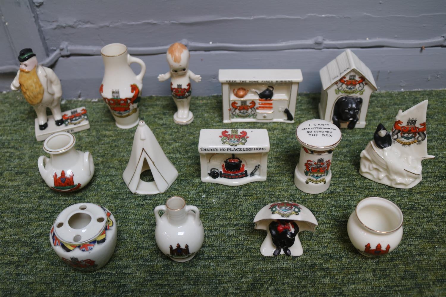Collection of Cambridge Crested China to include The Black Watch by Shelley China, Beaver by Carlton - Image 2 of 11