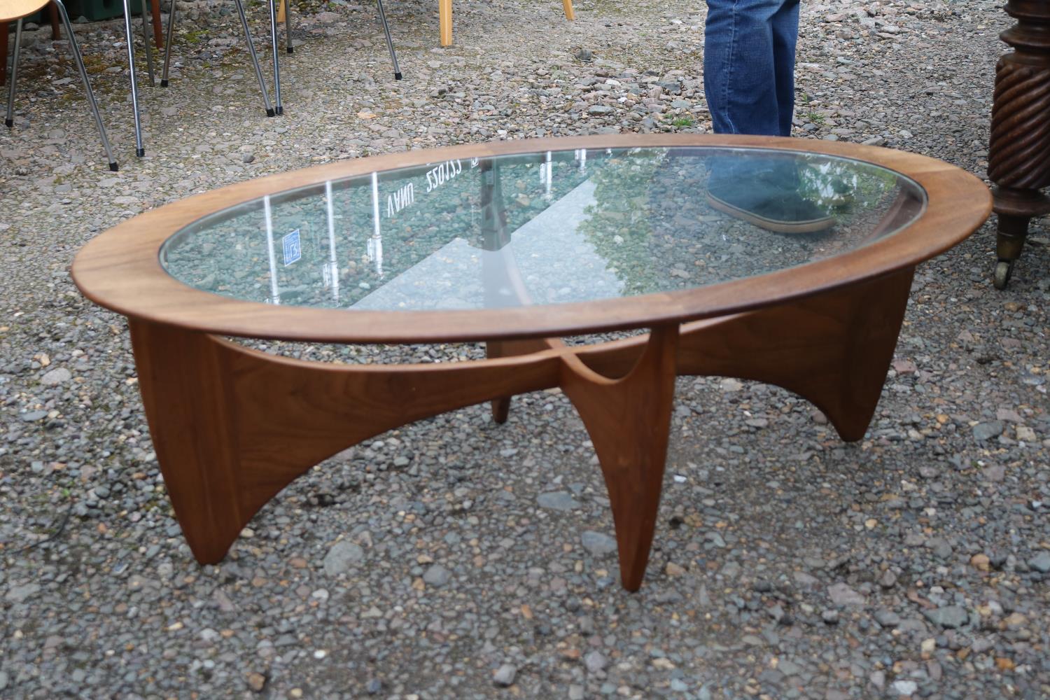 G-Plan Astro Oval Coffee table 1960s by Gordon Murray 122cm in Diameter - Image 2 of 3