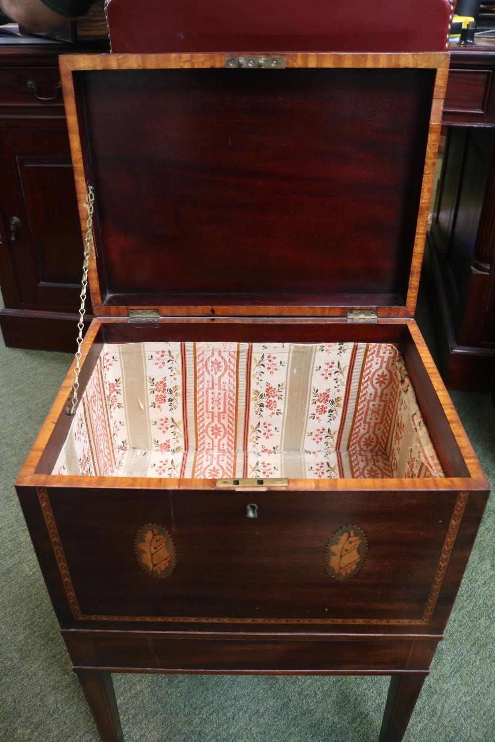 Georgian Inlaid Mahogany Wine Cooler on stand with integral drawer supported on tapering legs. - Image 4 of 6
