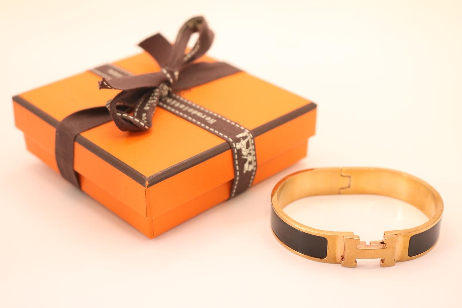 Hermes Paris, Clic H bracelet with original ribbon & iconic orange coloured box and papers - Image 3 of 4