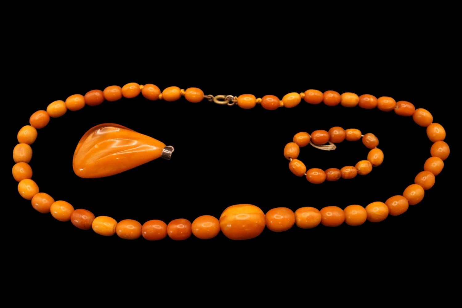 Graduated Butterscotch Amber Necklace of 43 Hand knotted beads 25.6g total weight from 8mm to 16.