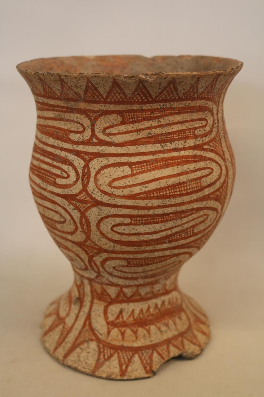 Ban Chiang Thai Ceramic Middle Period 900 - 300 BC. Vase of Ovoid form with flared base with two - Bild 2 aus 5