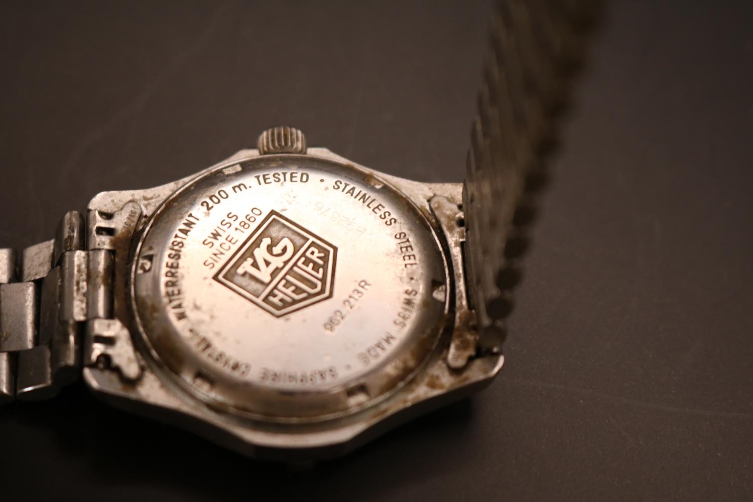 Tag Heuer Professional 200m Swiss quartz watch with date window & Silver coloured dial. 36mm case - Image 4 of 5
