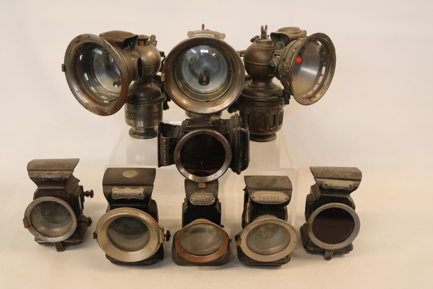 Antique Bicycle Lamps to include J Harrisons Ideal, Millers Headlight, Powell & Hanmer Demon Parkers - Image 2 of 6