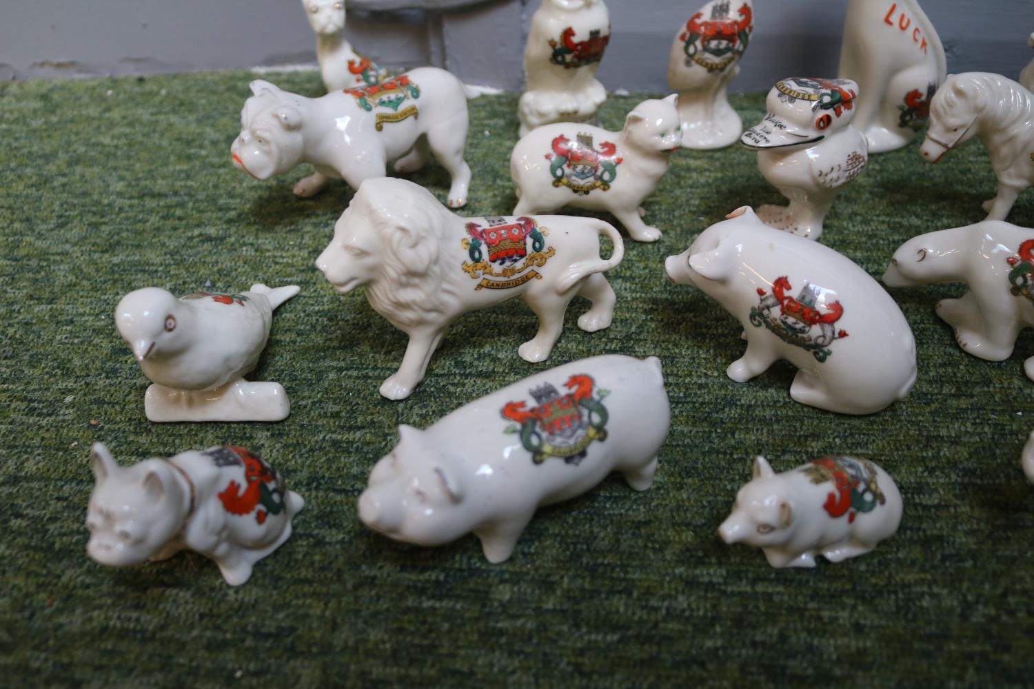 Collection of Cambridge Crested China to include Scottie Dog by Willow Art, Pig by The Corona - Image 6 of 6