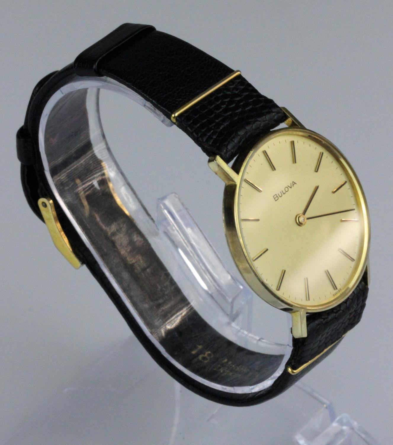 Beautiful 9ct Gold Bulova Wristwatch circa 1982. Bulova - A 9ct gold wristwatch, circa 1982, the - Image 3 of 6