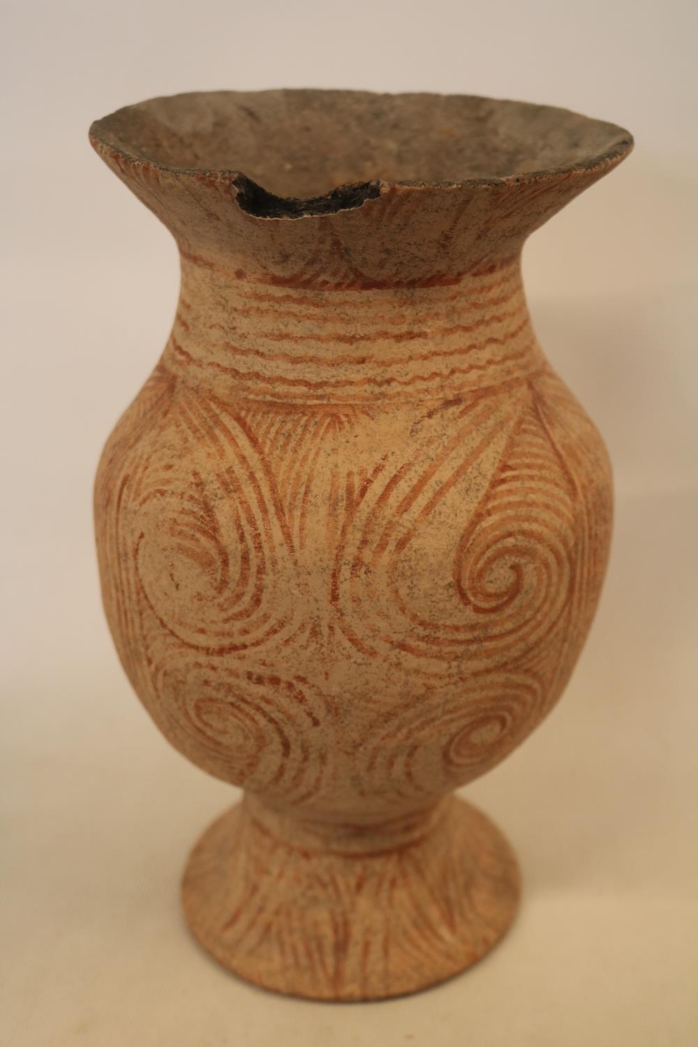 Ban Chiang Thai Ceramic Middle Period 900 - 300 BC. Vase of Ovoid form with flared base with two - Image 2 of 5