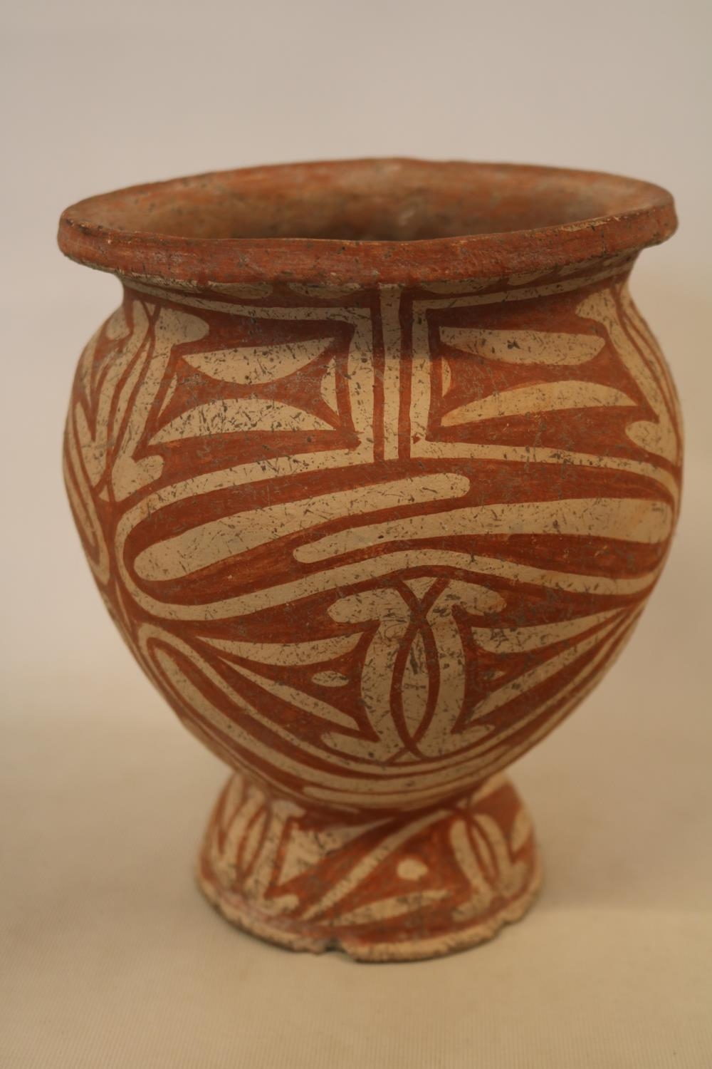 Ban Chiang Thai Ceramic Middle Period 900 - 300 BC. Vase of Ovoid form with flared base with two - Image 2 of 5