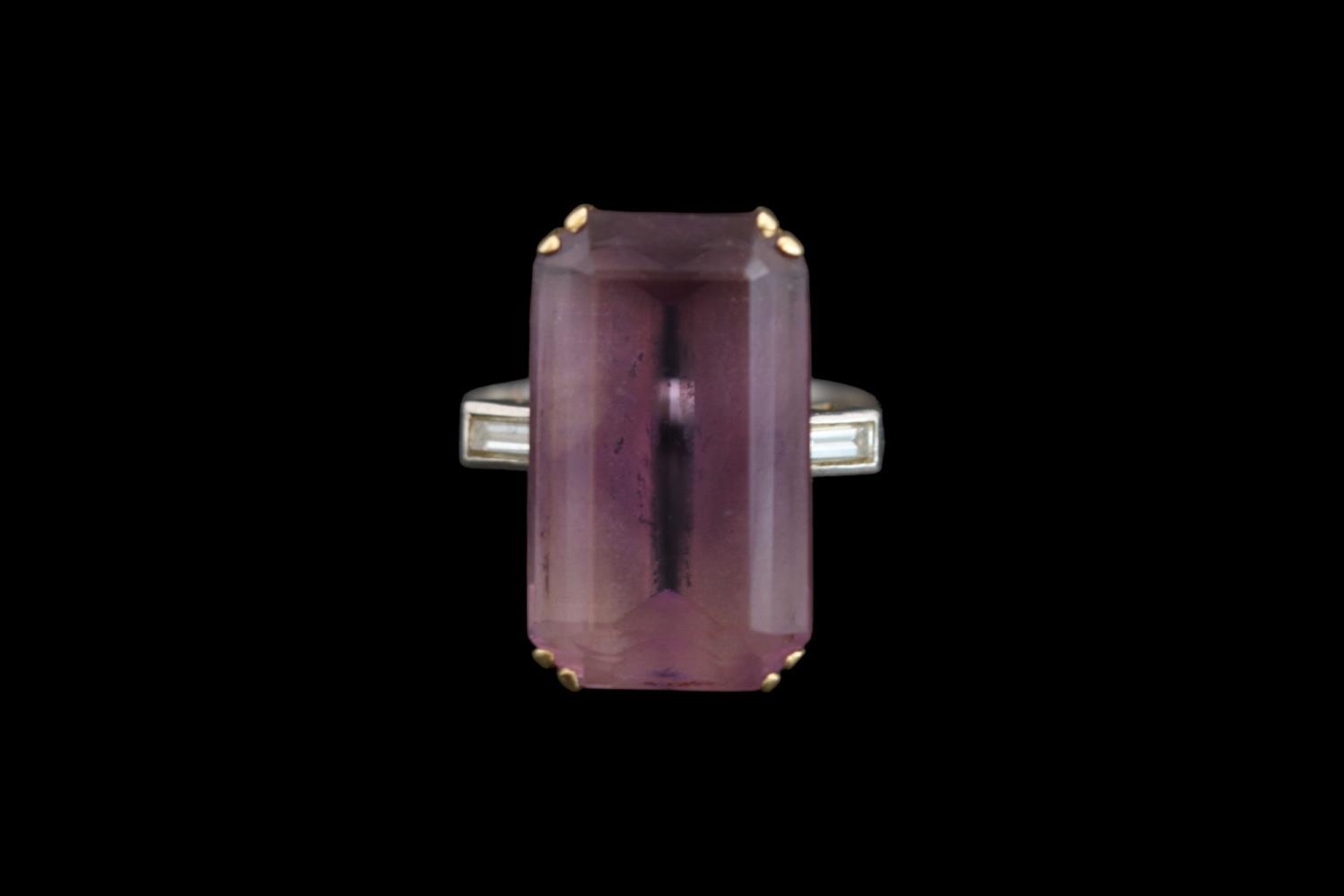Good Quality Amethyst Platinum & 18ct Gold Rectangular Facetted Stone claw set, flanked by Rub