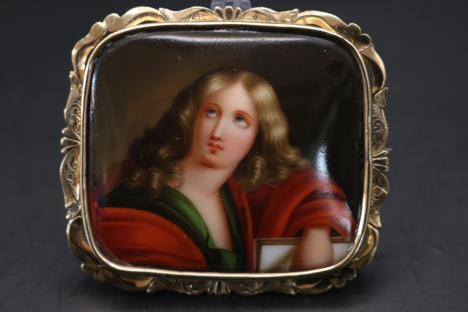 Victorian Porcelain portrait Cameo brooch of rectangular form depicting a Pre-Raphaelite portrait in - Image 2 of 3