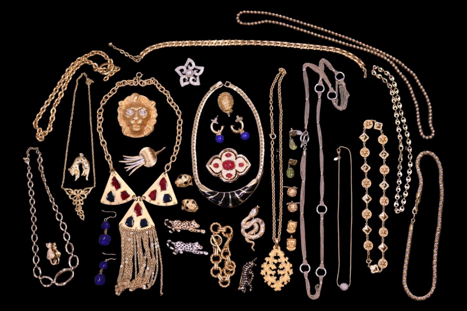 Large collection of Designer Gilt Jewellery to include Monet Necklace, Trifari Necklace, Corocraft