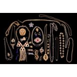 Large collection of Designer Gilt Jewellery to include Monet Necklace, Trifari Necklace, Corocraft