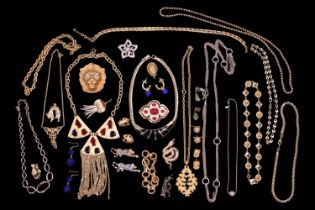 Large collection of Designer Gilt Jewellery to include Monet Necklace, Trifari Necklace, Corocraft