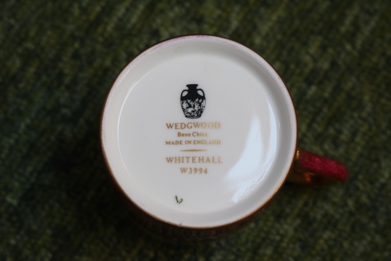 Extensive Wedgwood Bone China Whitehall pattern Dinner & Tea service Approx. 120 + Pieces - Image 3 of 6