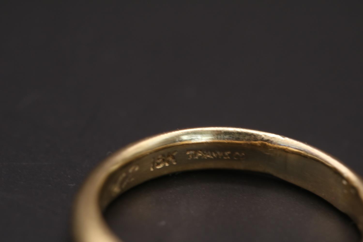 18ct Gold Tiffany & Co Court Shaped wedding band with inscription to interior. Size M, 4.4g total - Image 3 of 3
