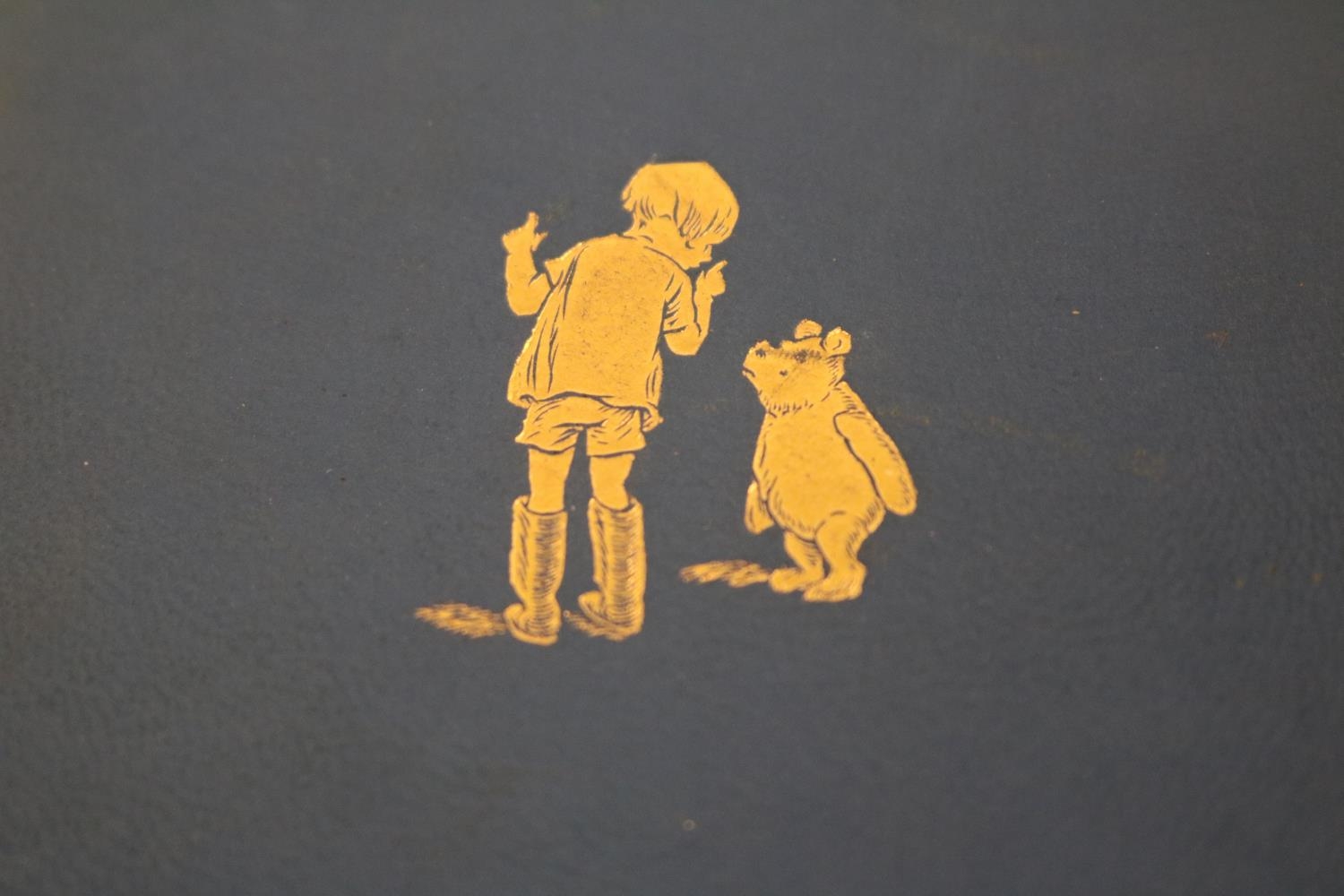 A.A. Milne. Winnie-the-Pooh, first edition, illustrated by E. H. Shepard, London: Methuen, 1926. - Bild 3 aus 5