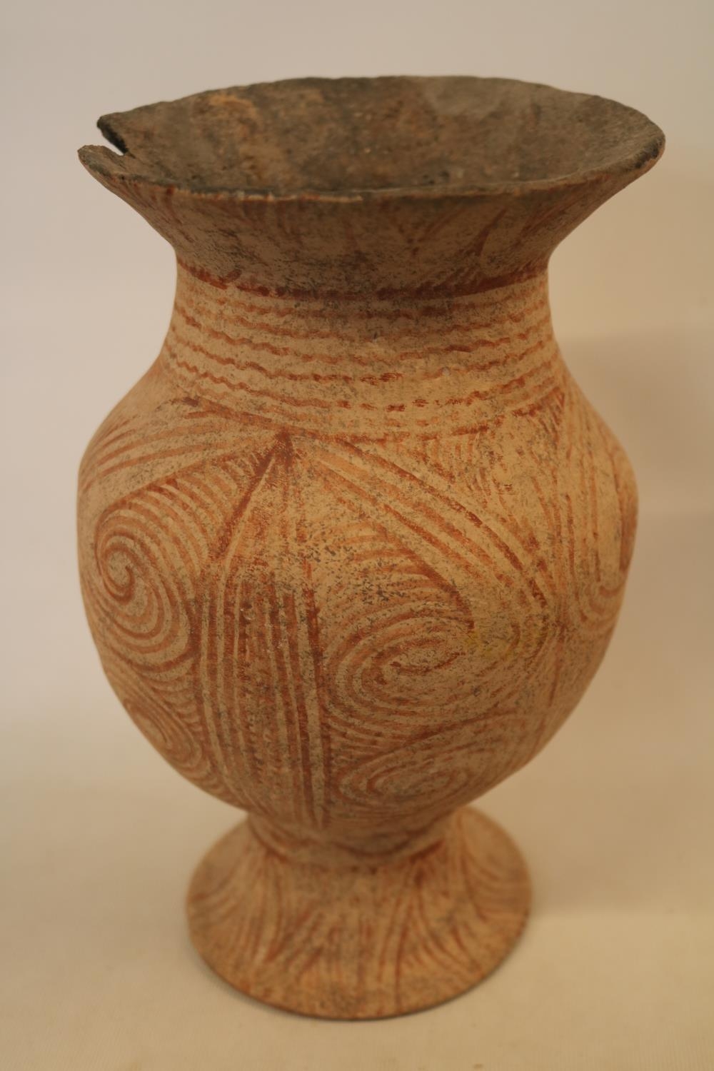 Ban Chiang Thai Ceramic Middle Period 900 - 300 BC. Vase of Ovoid form with flared base with two - Image 3 of 5