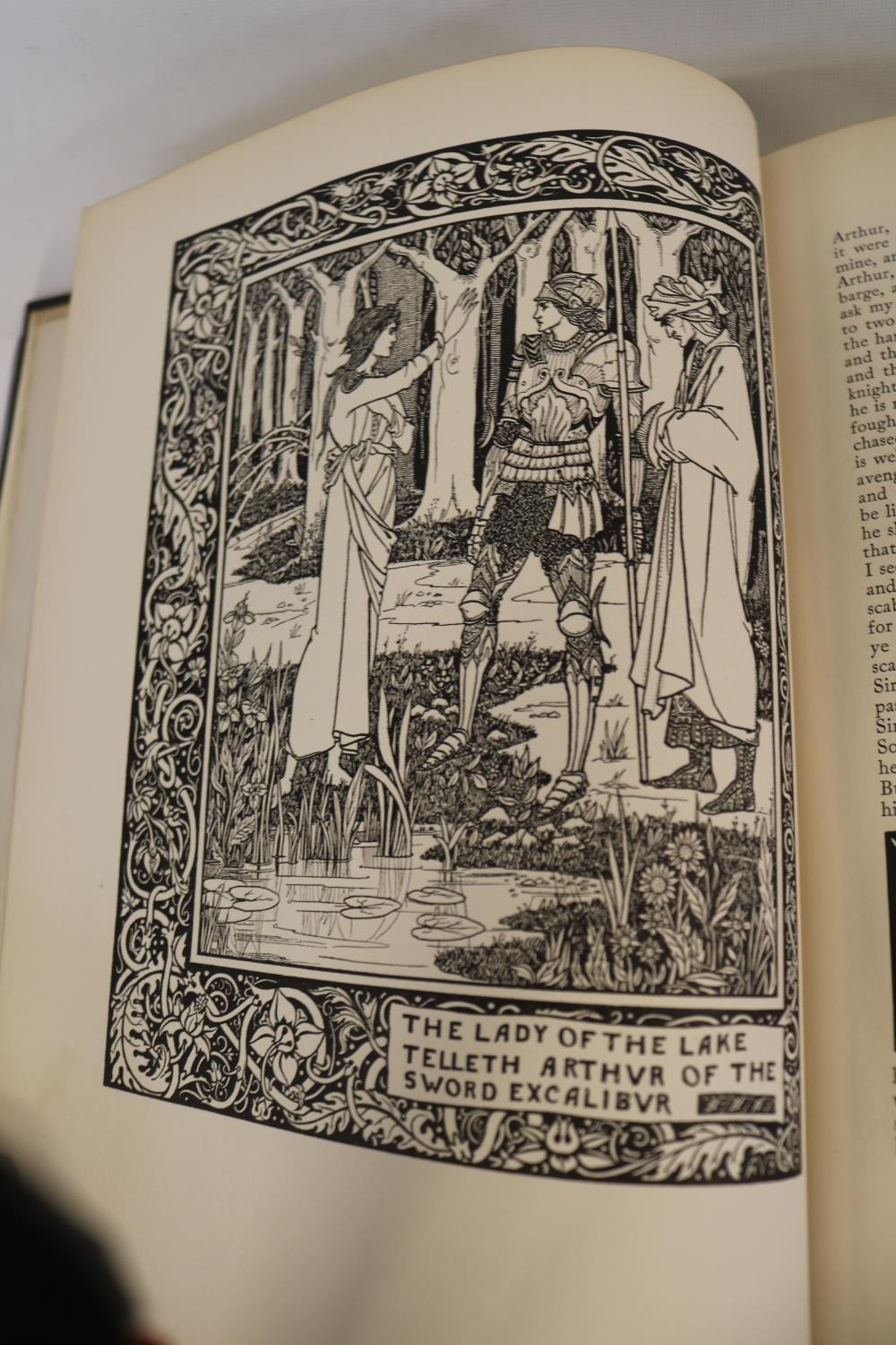 Aubrey Beardsley.- Malory (Sir Thomas) [Le Morte Darthur] The Birth Life and Acts of King Arthur..., - Bild 8 aus 9