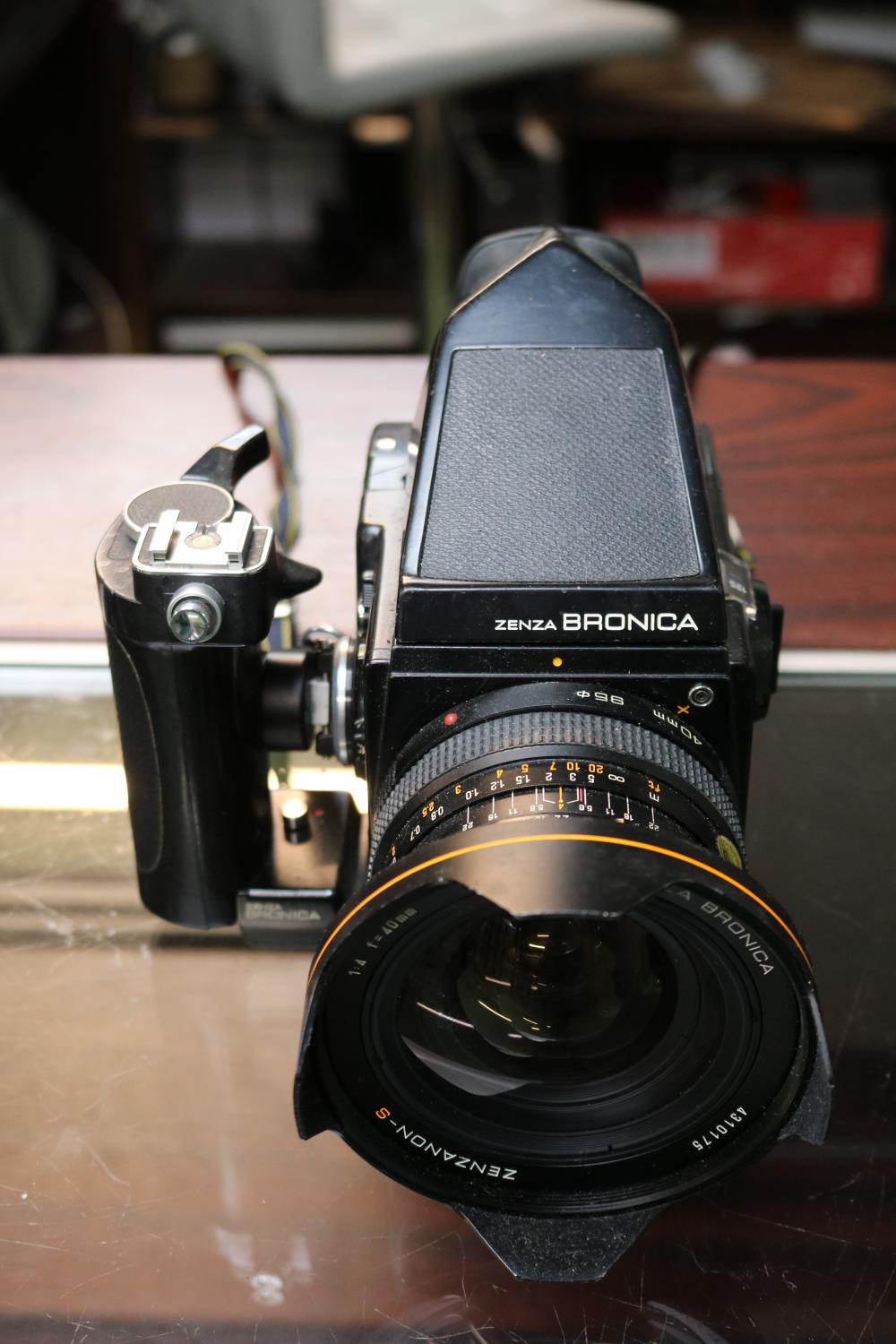 Zenza Bronica SQ-A 135 Medium Format Camera with 40mm Lens with 3 SQ Film backs, 80mm Lens and - Image 3 of 4