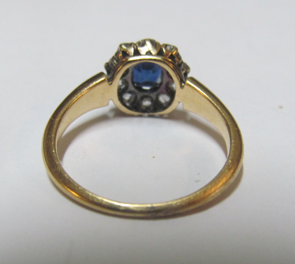 A sapphire and diamond cluster ring, size M/N 3.6g - Image 4 of 4
