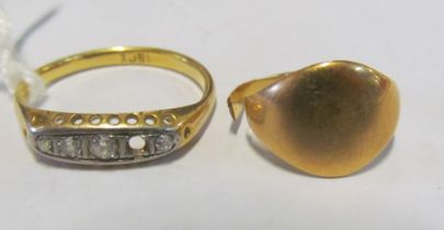 Two 18ct gold rings 5.2g