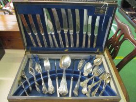 A Viners oak cutlery box with silver-plate cutlery