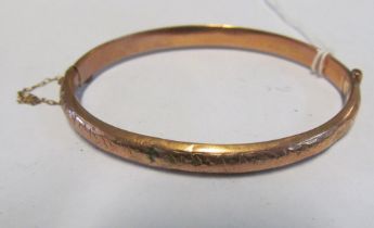 A 9ct gold bangle bracelet 7.3