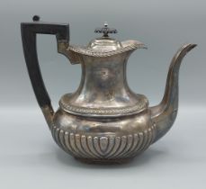 A George V silver coffee pot, Sheffield 1912, 25ozs