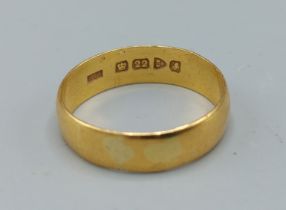 A 22ct gold wedding band, size S, 4.9gms