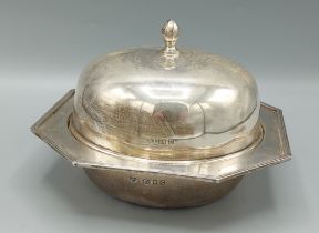 A London silver muffin dish with cover, 22ozs