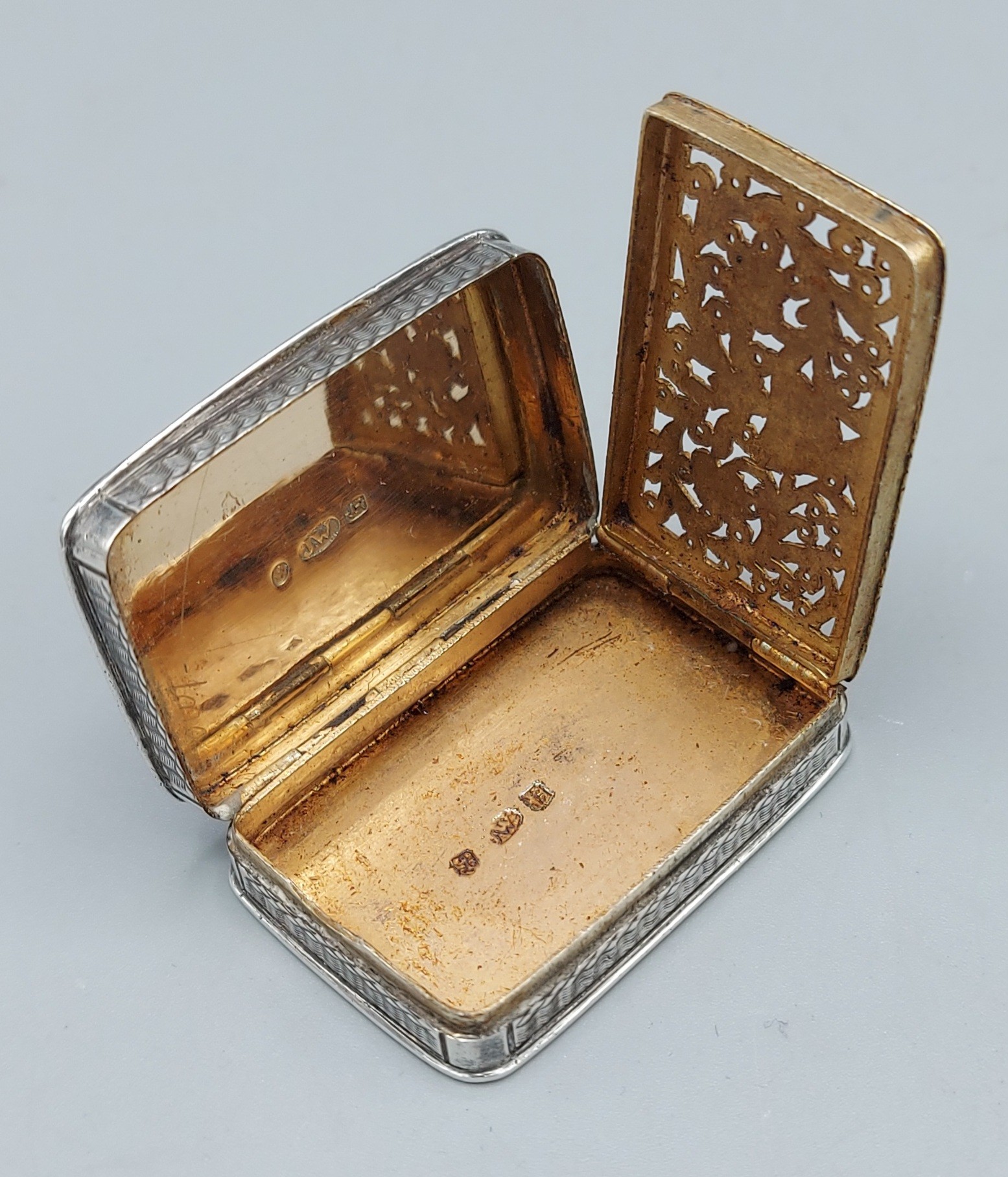 A William IV silver Vinaigrette, the hinged top enclosing a silver gilt interior with pierced grill, - Image 2 of 3