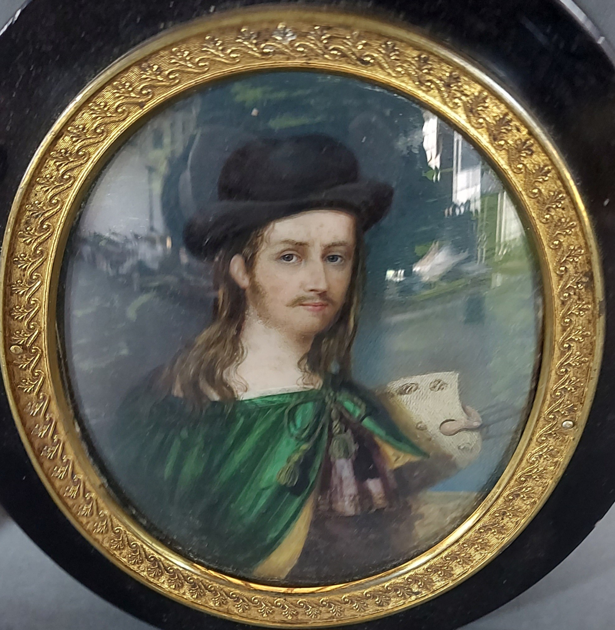 A pair of 19th century portrait miniatures depicting gentlemen in period dress, oil on board, 12. - Bild 2 aus 3