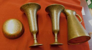 Brass - Copper Assortment (5) - Vases, Bowl, Jug, etc. Good condition