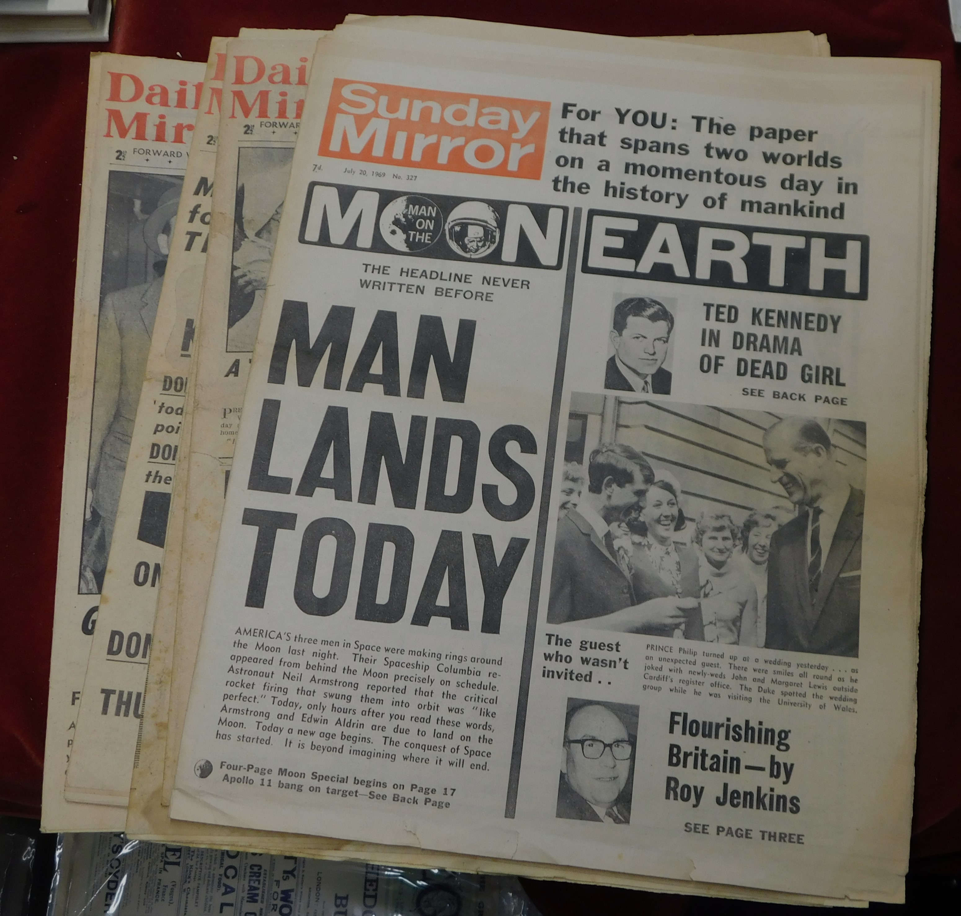 Daily Mirror Newspapers (5) 1959 - Ted Kennedy drama, dead girl, Sunday Mirror Newspaper (1) 1969