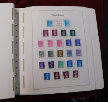 Great Britain 1971-1999 Leuchtturm Albums with mounted pages with u/m and used Machins, Booklet