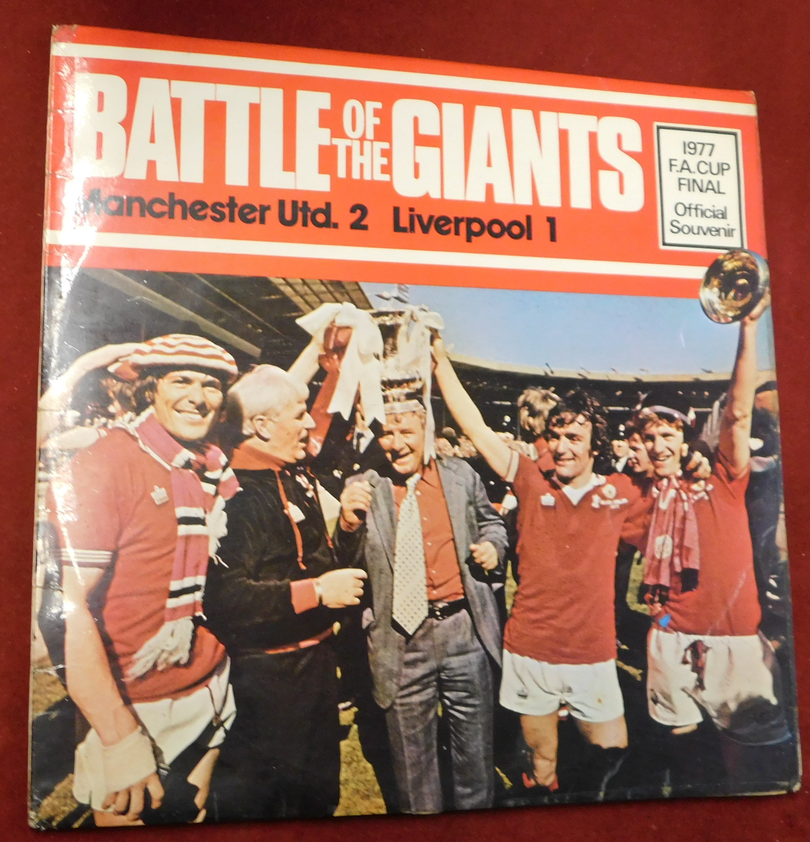 A collection of 20 Records all relating to Manchester United some from the 1960s a few later. - Image 4 of 5