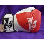 Boxing Glove - signed Oscar De La Hoya excellent condition