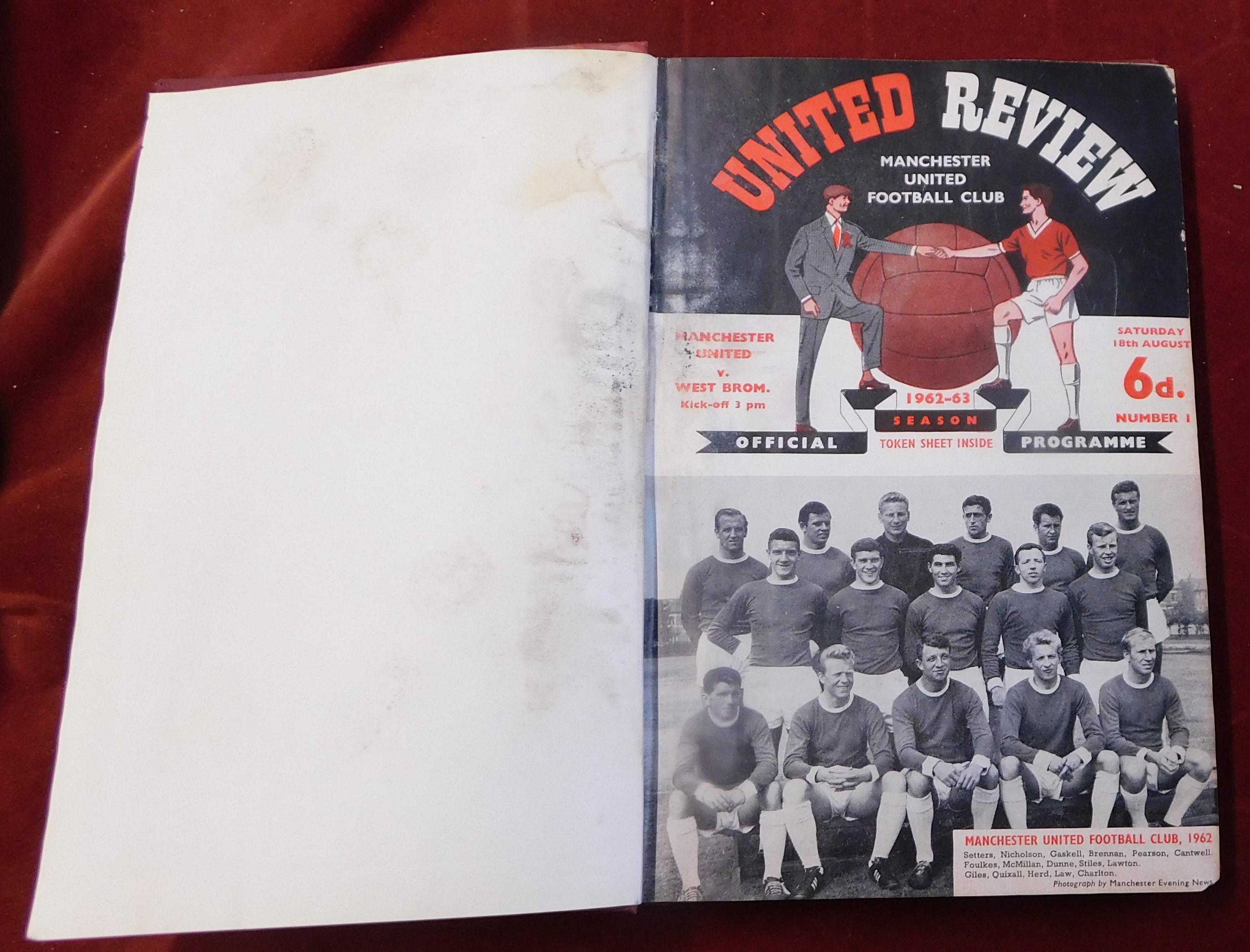 Manchester United Bound Volume from the 1962/63. Formerly the property of Sir Matt Busby sold by Sir - Bild 3 aus 3
