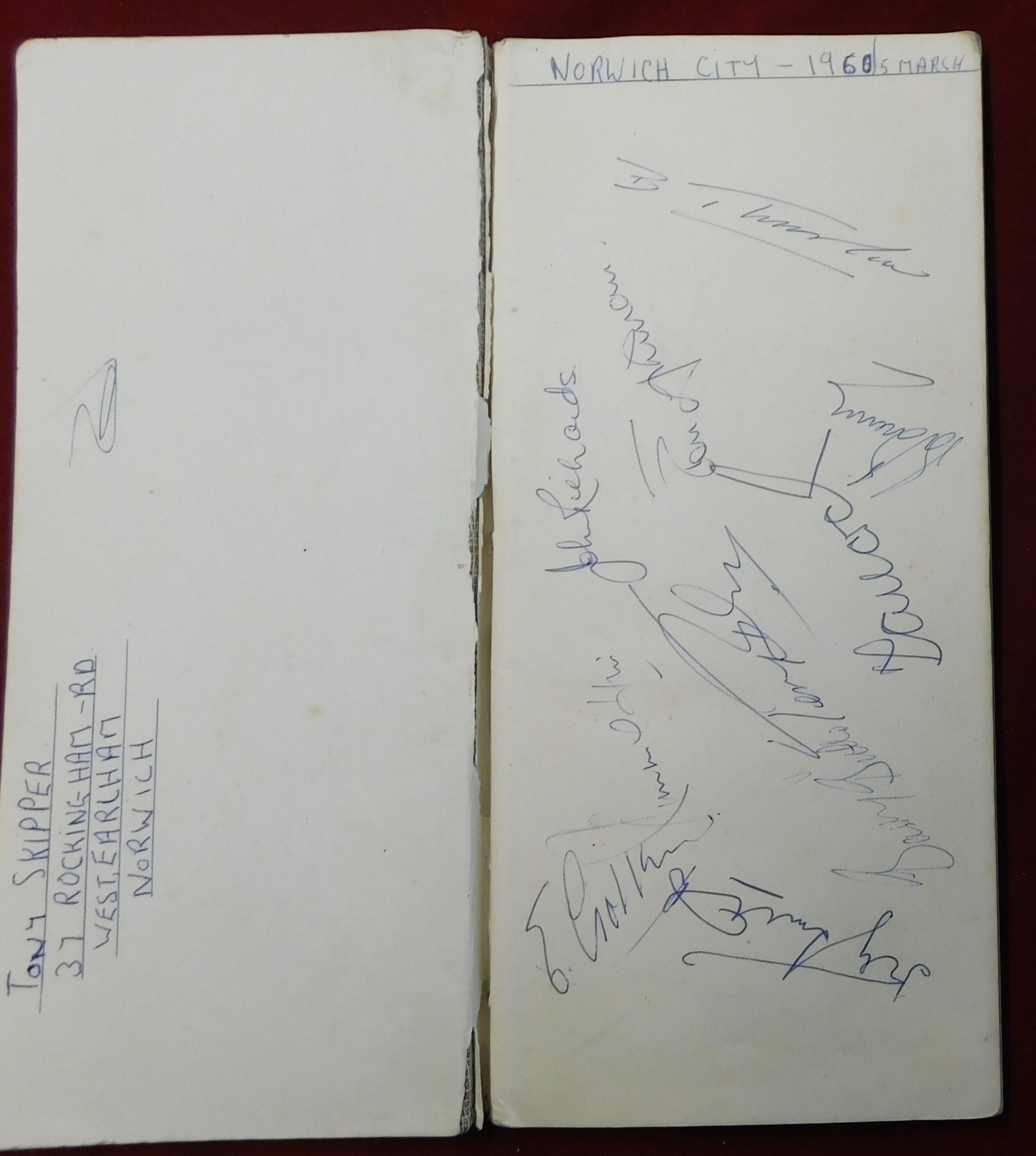 An autograph book with 120+ autographs from the 1959/60 and 1960/61 seasons featuring many clubs - Image 5 of 5