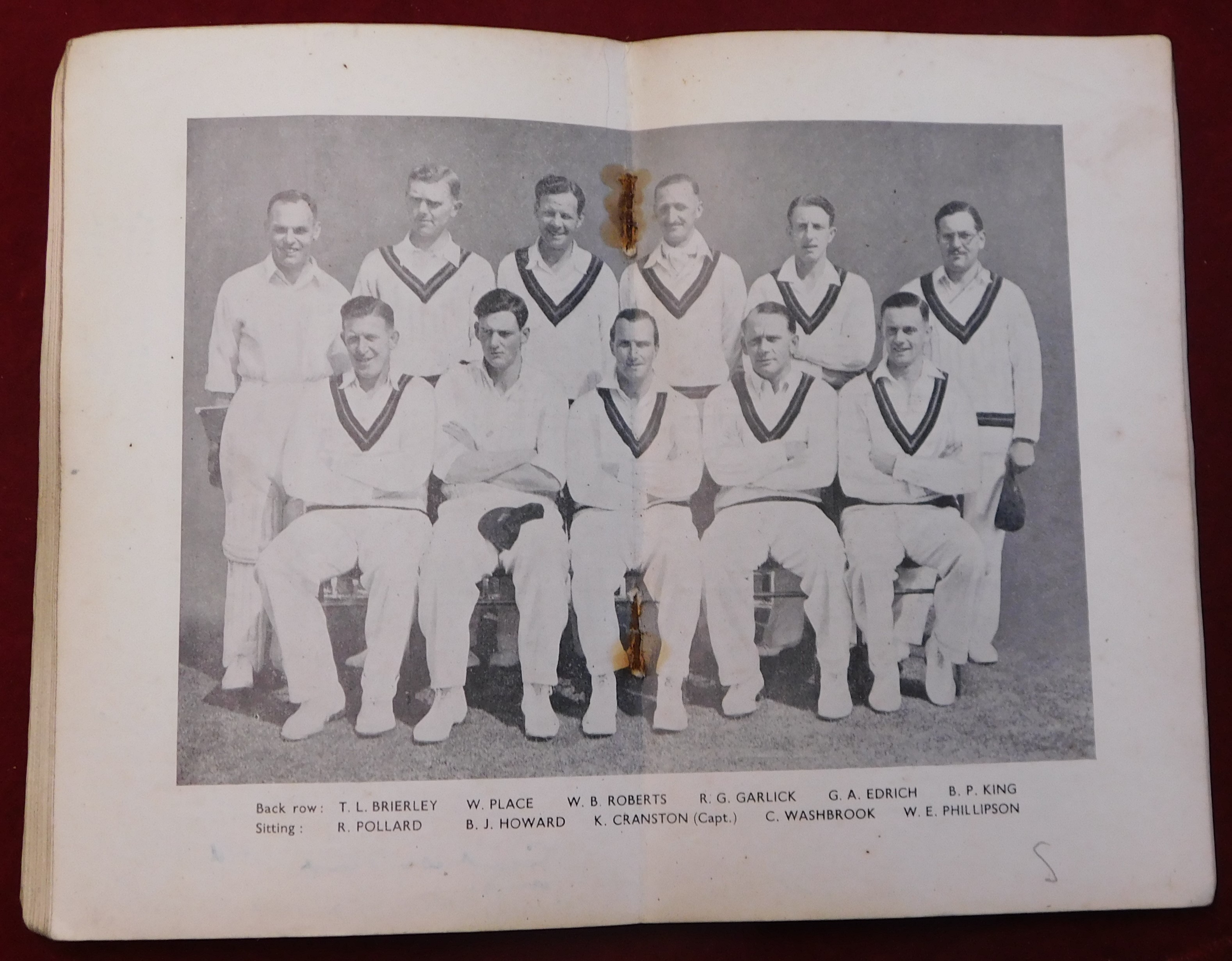 Cricket The Lancashire County and Manchester Cricket Club 1947, 1948, 1949 and 1950, soft back - Bild 2 aus 4