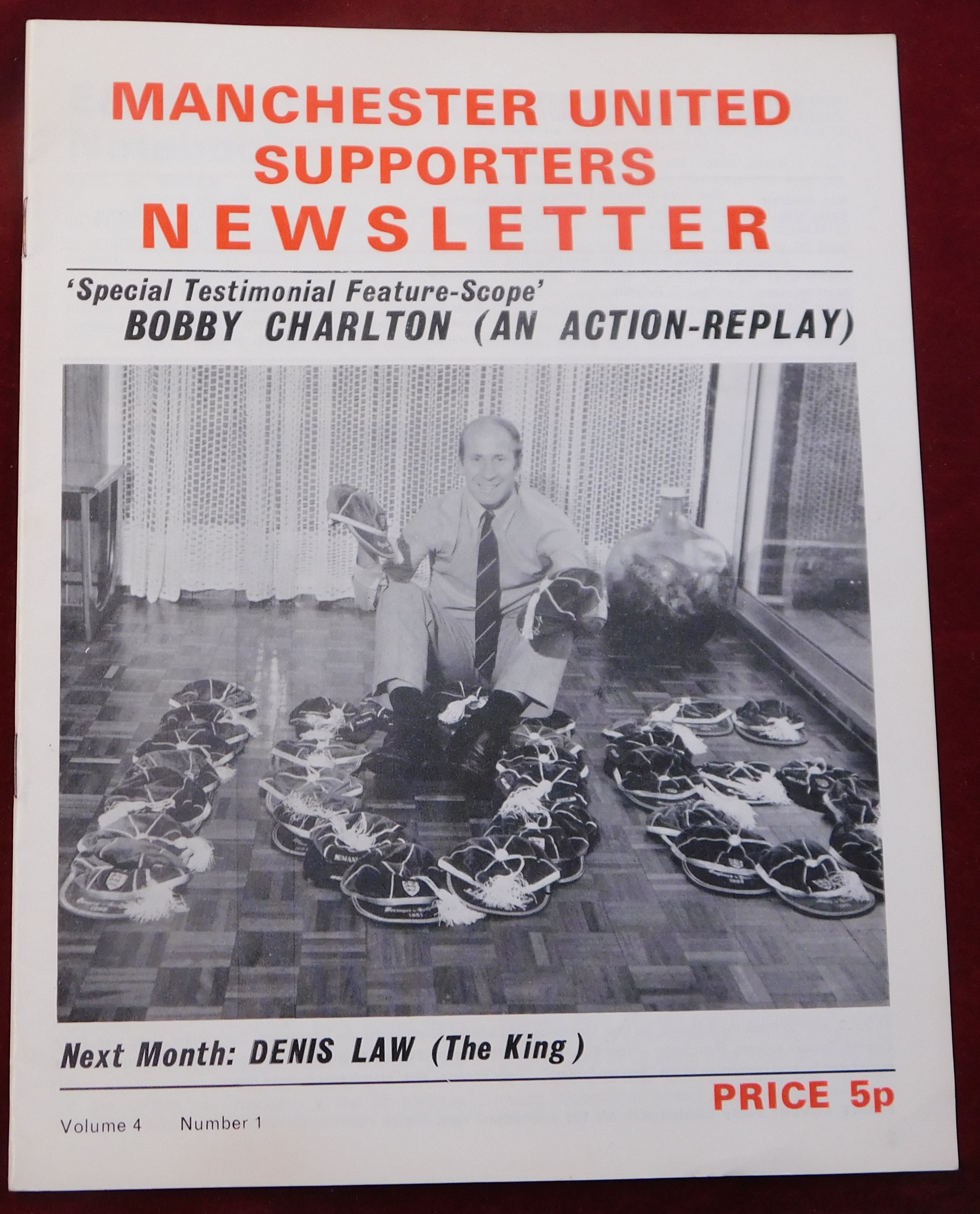 A collection of 18 Manchester United fan magazines from the 1970s. There are 4 Fan Club Magazines - Bild 3 aus 4